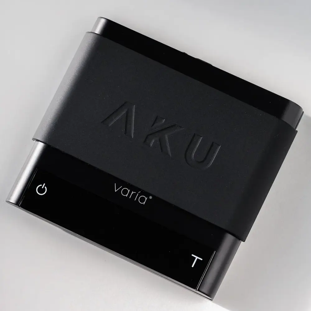 Varia_Aku_black